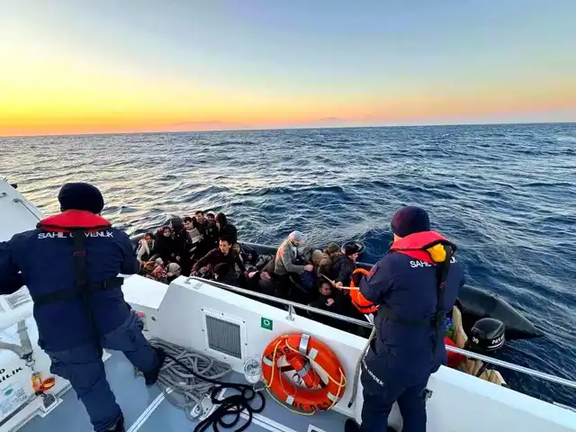 Seferihisar'da 36 Göçmen Kurtarıldı