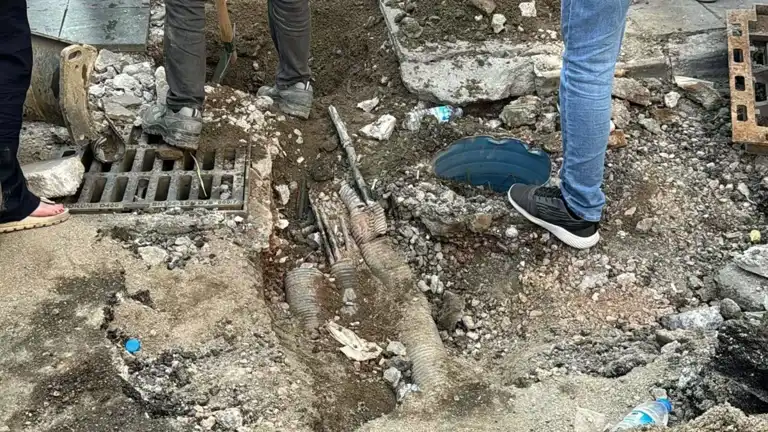 İzmir'deki Elektrik Kazası: 2 Ölüm, 42 Sanık